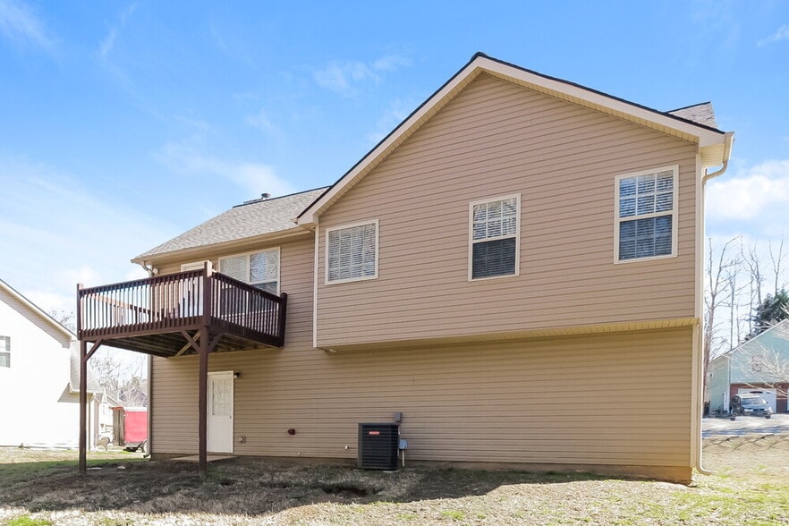 Building Photo - 97 Summer Creek Dr