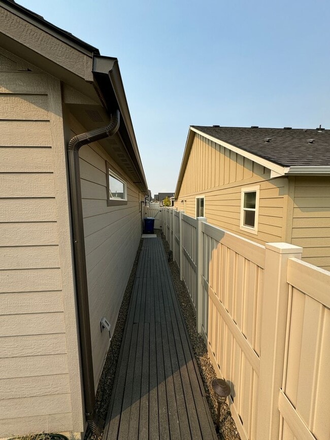 Building Photo - Charming 3-bedroom, 2-bathroom home locate...