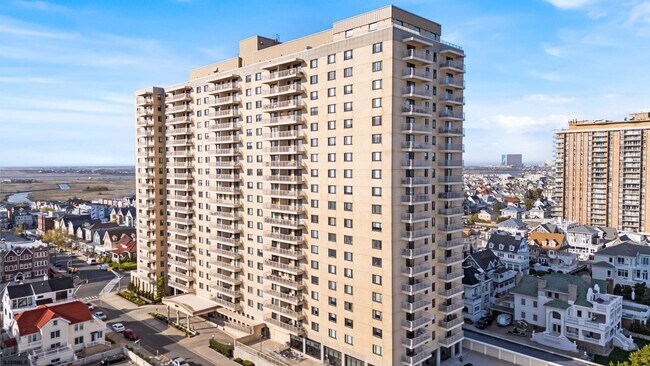 Building Photo - 5000 Boardwalk
