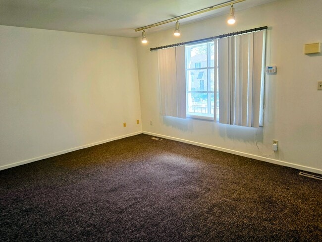 Building Photo - 1415 Robert St