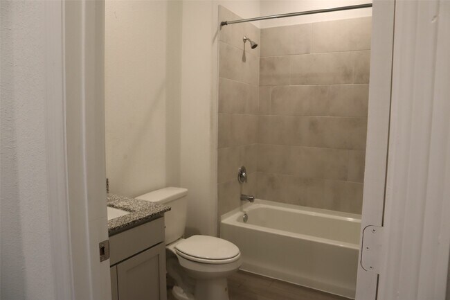 Building Photo - 5806 Aurora Grns Ln