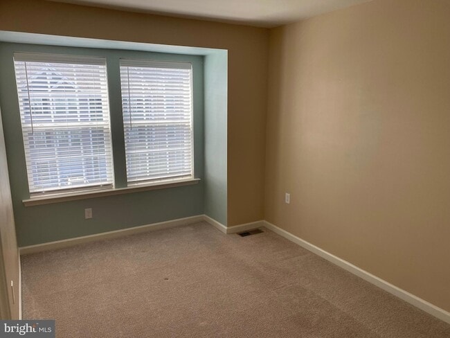 Building Photo - 37 Cecily Way