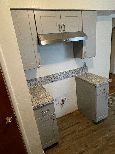 Building Photo - 4639 E Hamilton Ave