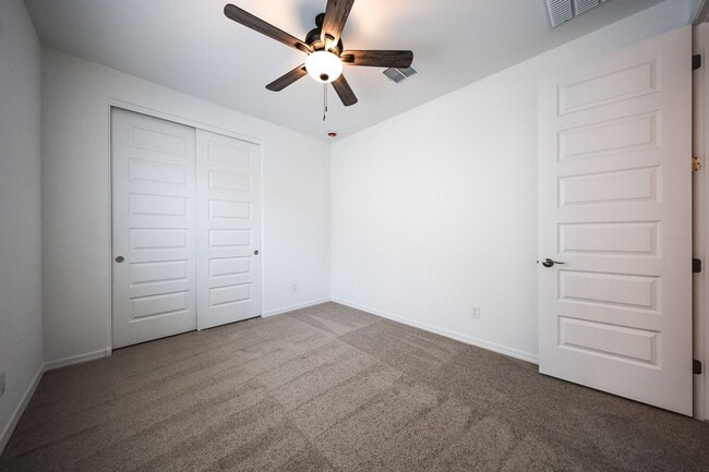 Building Photo - 3 Bedroom + Den and Loft in Aloravita Community