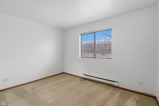 Building Photo - 627 S Virginia Rd