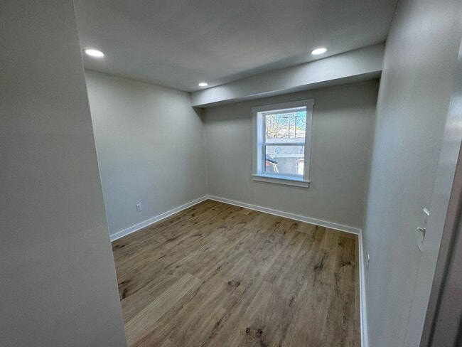 Building Photo - 2 bedroom 1 bath in Murray