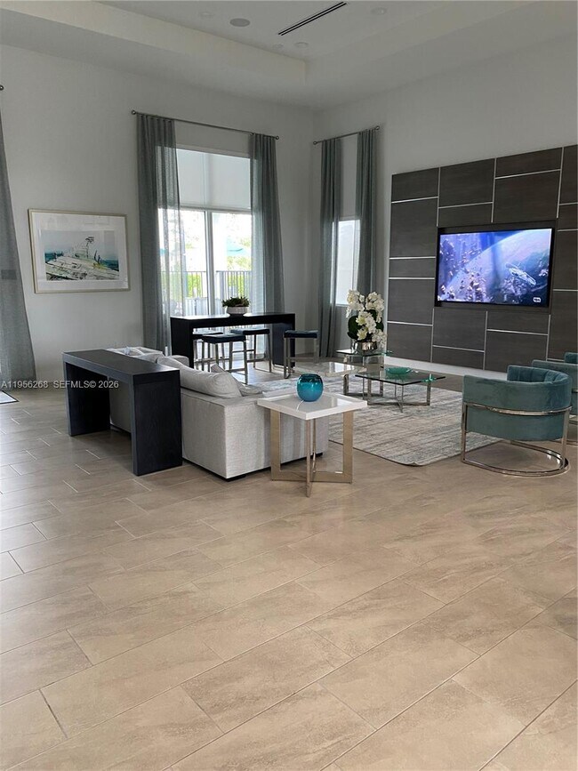 Building Photo - 2640 SE 19th St