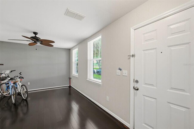 Building Photo - 1020 Waterside Dr