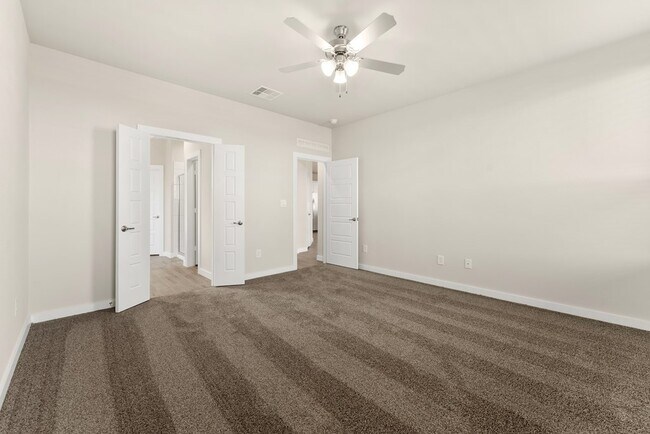 Building Photo - 2101 Fortune Dr