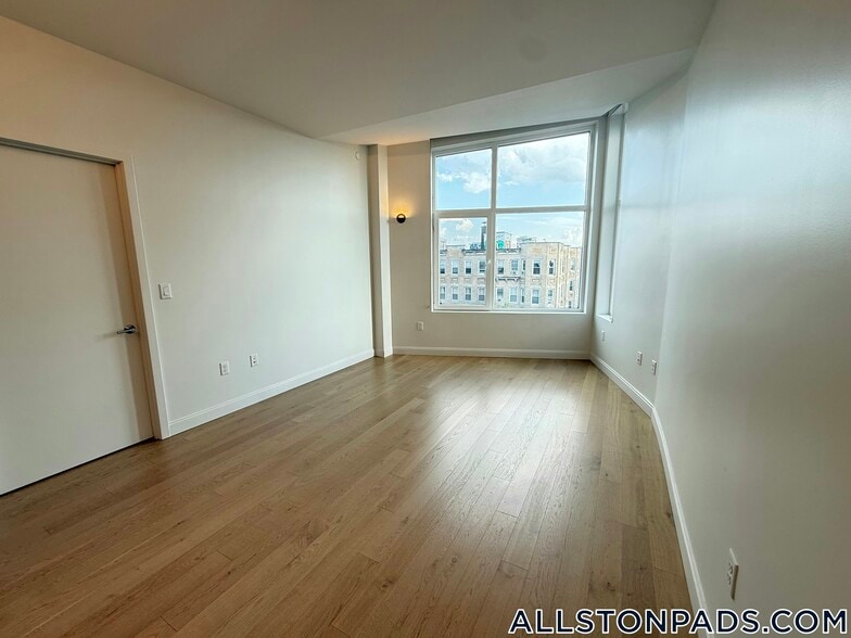 Building Photo - 55 Brighton Ave