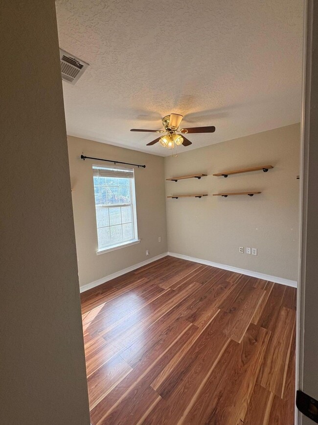 Building Photo - 2864 Shoffner Ave