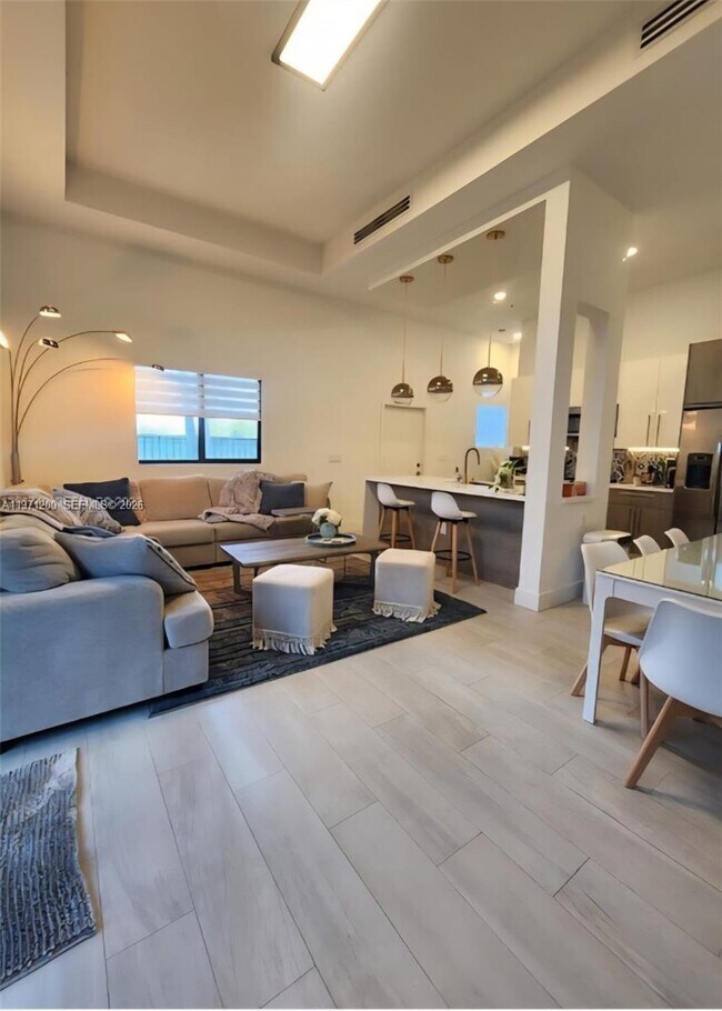 Building Photo - 929 NW 45th Terrace