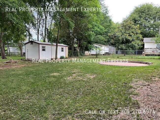 Building Photo - 319 Doster Ave