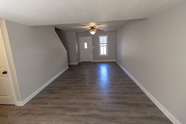 Building Photo - 4700 Dehaven Dr