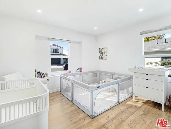 Building Photo - 7425 W 88th Pl