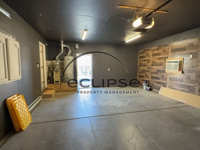 Building Photo - 464 Tara Dr