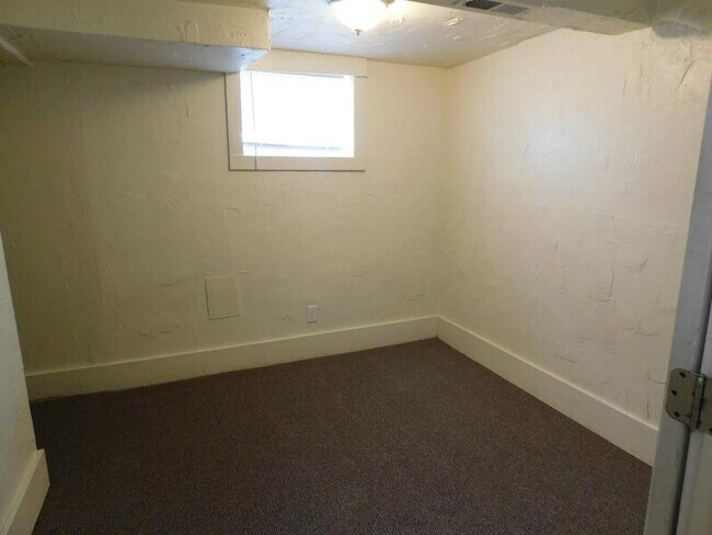 Building Photo - 516 S 900 W