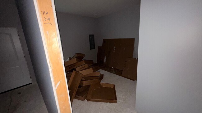 Building Photo - 608-608 W 15th St