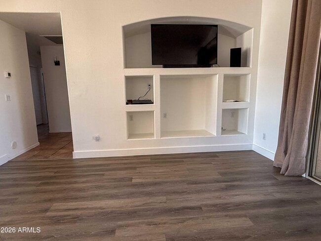 Building Photo - 6906 W Phelps Rd