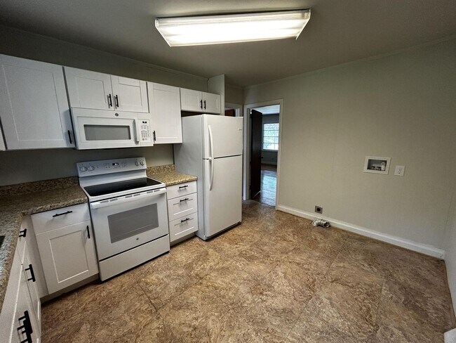 Building Photo - 1233 Crenshaw St