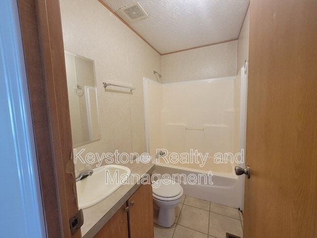 Building Photo - 607 Kerri Ln