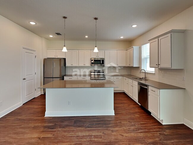 Building Photo - 2805 Ponds Trl