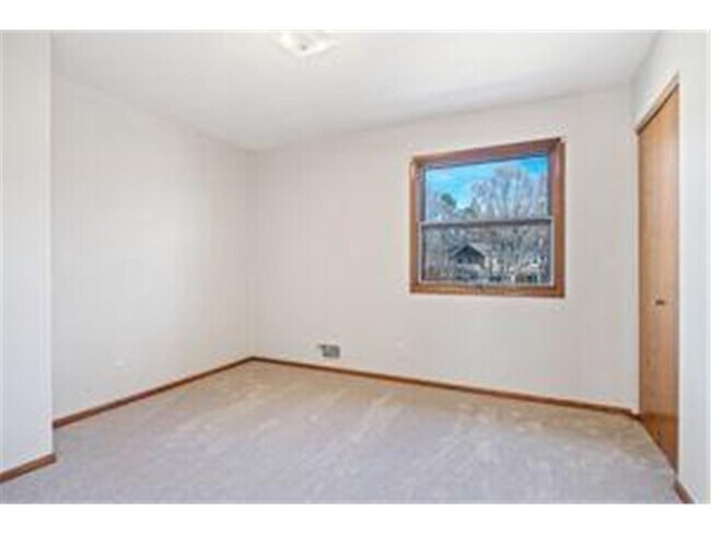 Building Photo - 15605 Boulder Creek Dr