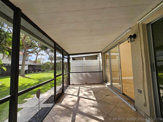 Building Photo - 7526 Pinewalk Dr S