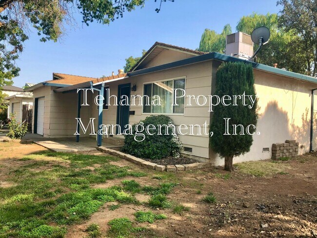 Building Photo - 4 bedroom 2 bathroom downtown Red Bluff home