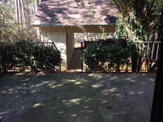 Building Photo - Updated Townhouse in Roswell/Alpharetta area