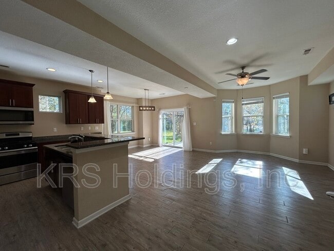 Building Photo - 1763 Jason Ave