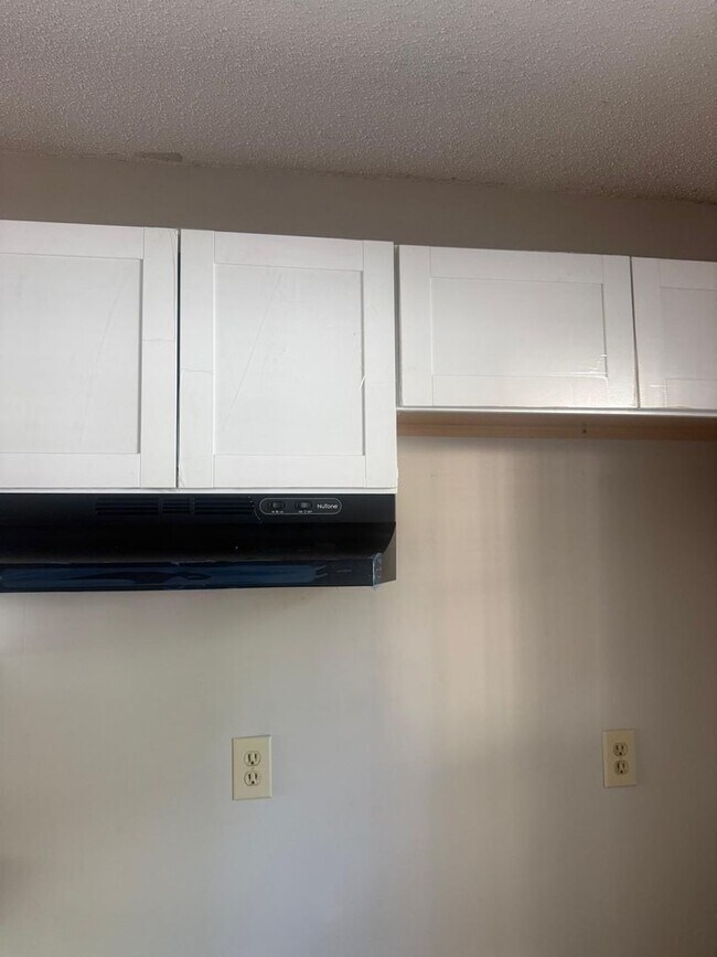 Building Photo - 3529 Lynhaven Dr