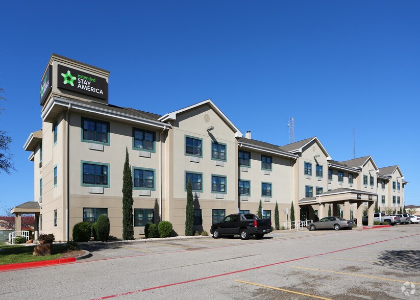 Furnished Studio Waco 5903 Woodway Dr Waco TX 76712 Apartment Finder