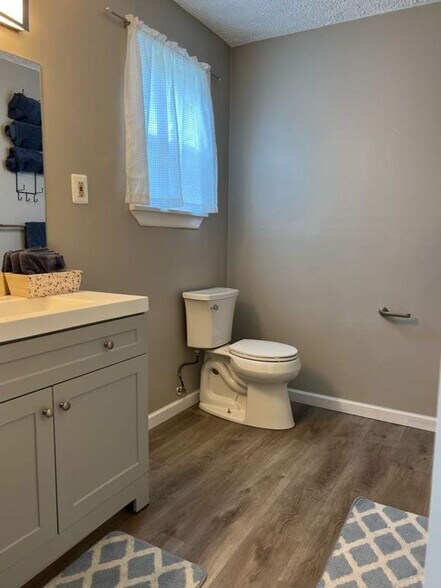 Building Photo - 27385 Park Ct