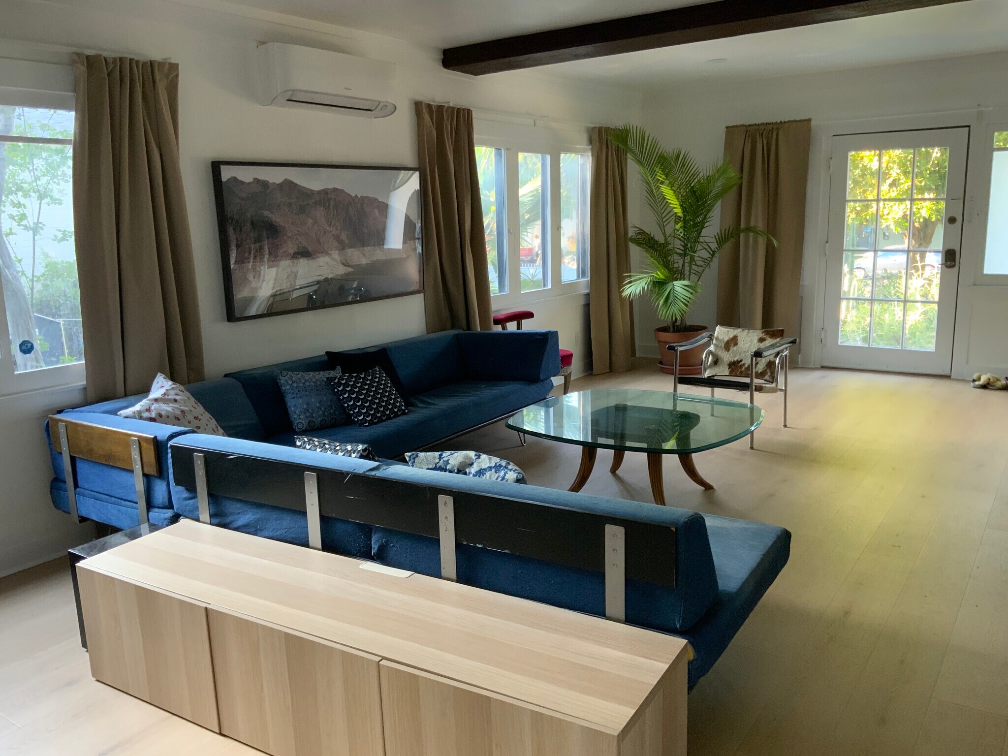 Building Photo - 5924 Hayes Ave