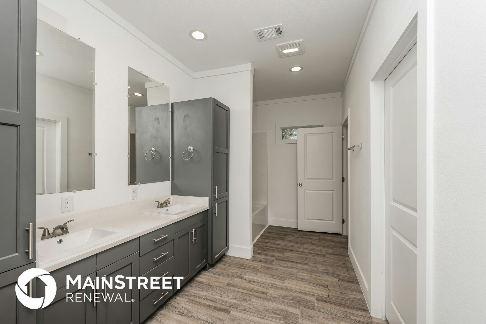 Building Photo - 3733 Vineyard Dr