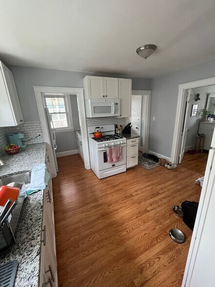 Building Photo - 32 Wedgemere Rd