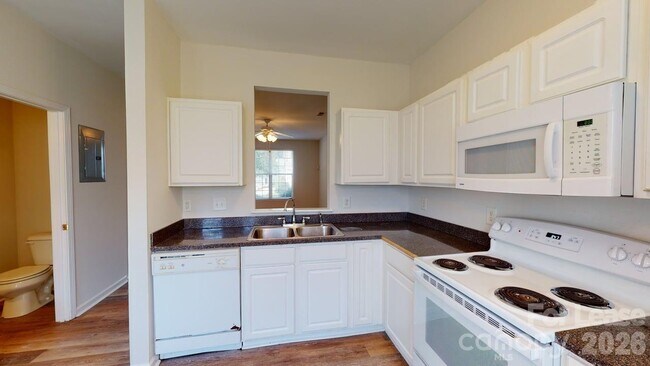 Building Photo - 5545 Seths Dr