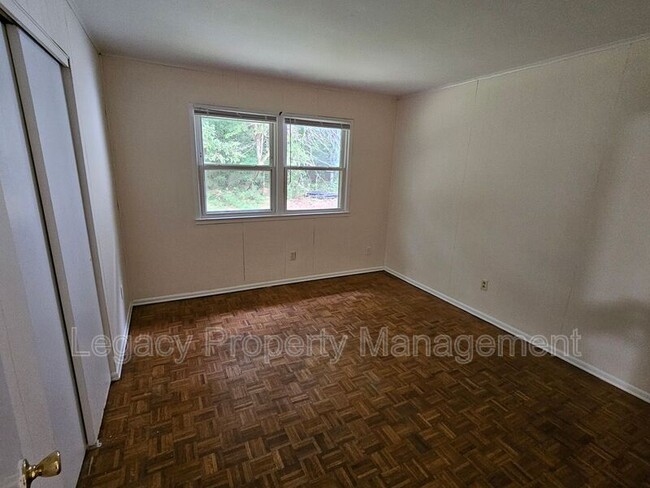 Building Photo - 1202 Melrose Dr