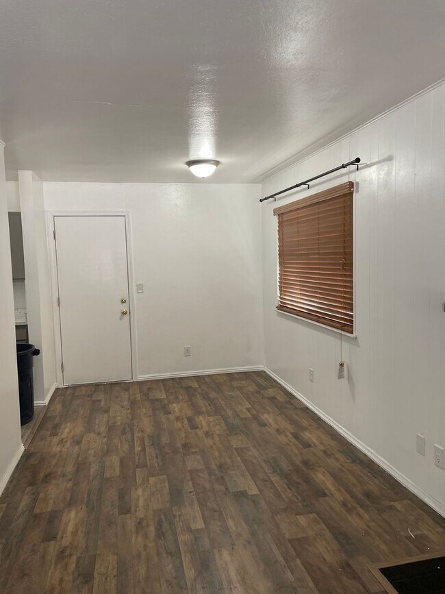 Building Photo - 3685 Tamarack Ave