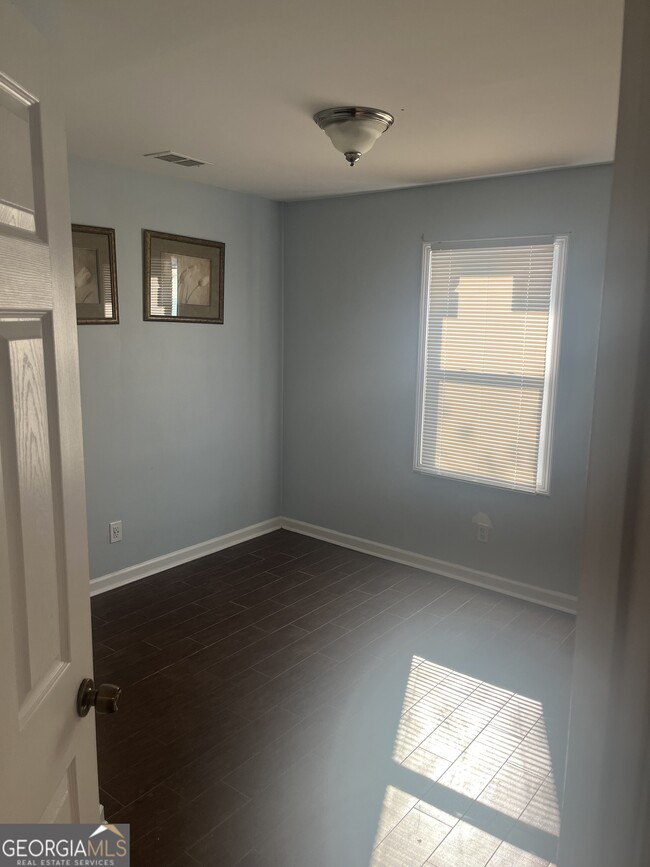 Building Photo - 2894 Randall St