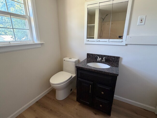 Building Photo - 1128 Maginn Ct