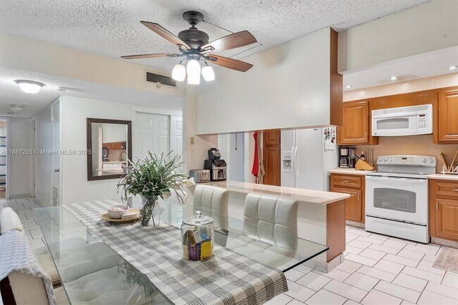 Primary Photo - 20401 NE 30th Ave