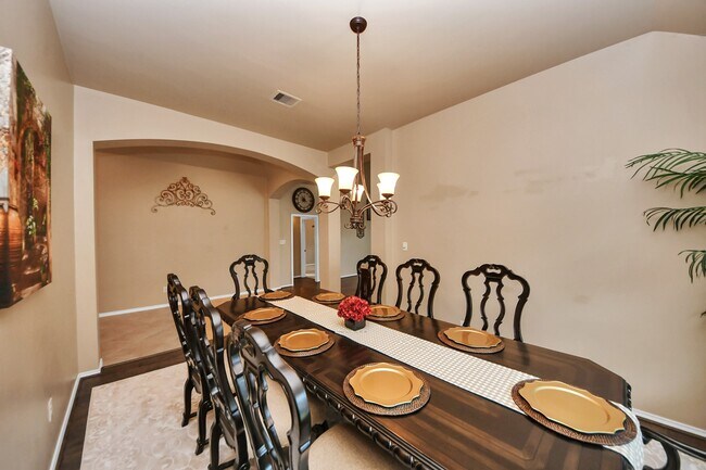 Building Photo - 4614 S Creekmont Dr
