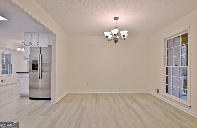 Building Photo - 716 Ebenezer Rd