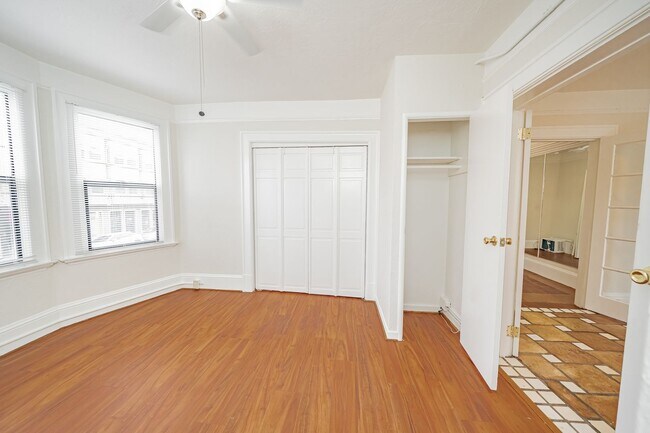 Building Photo - 4056 Piedmont Ave