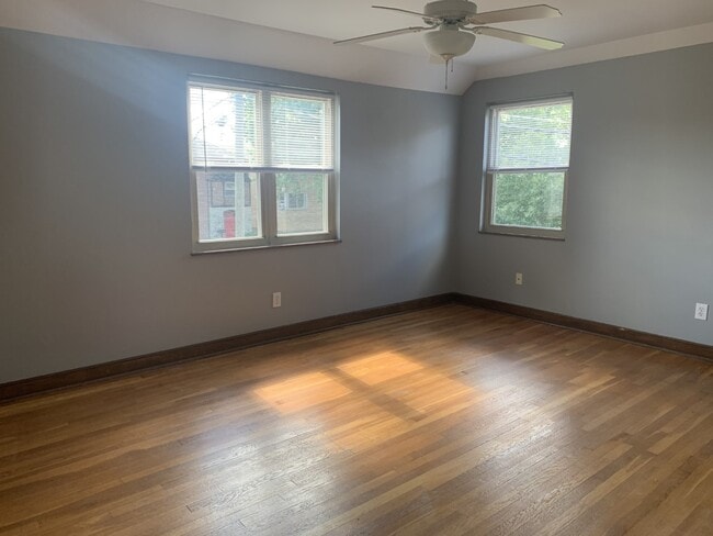 Building Photo - 1430 W 6th Ave