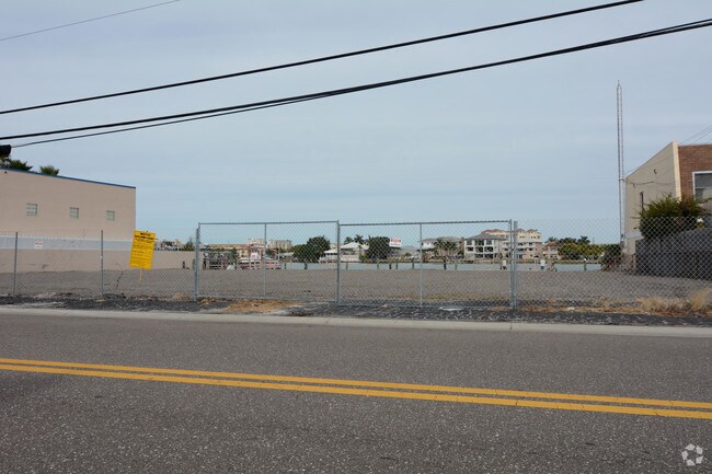 Building Photo - Bel Crest Condo's