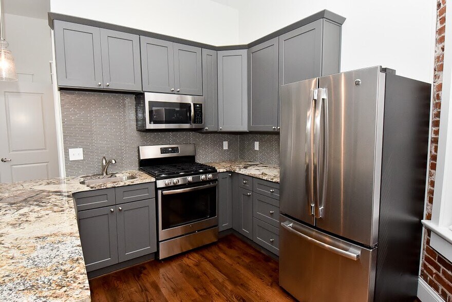 Building Photo - 1764 Frankfort Ave