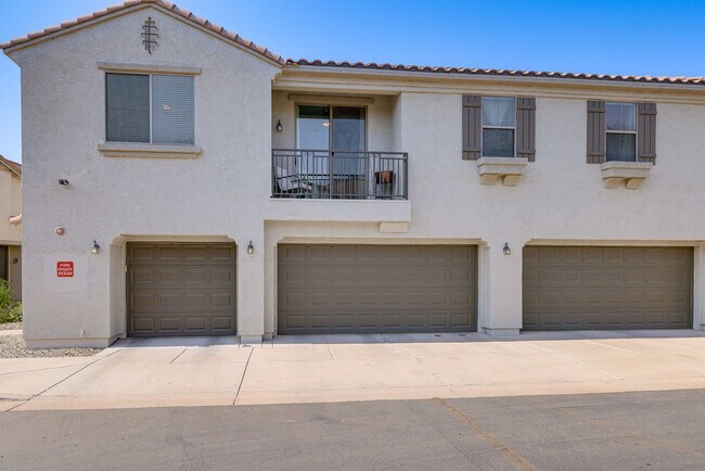 Building Photo - 2837 E Dunbar Dr